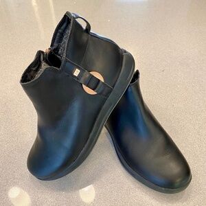 Kuru Tempo Ankle Black Leather Boots Womens Size 9.5M